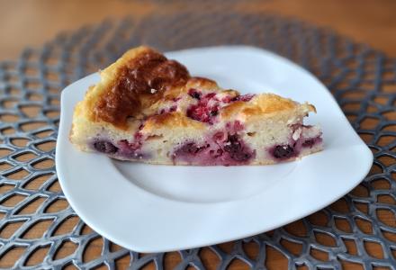 Vláčná tvarohová buchta s ovocem: Jednoduchý recept, který si zamilujete