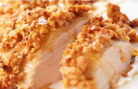 Kuřecí řízek s arašídy a medem