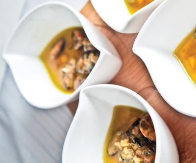 Mušle v česnekovém másle