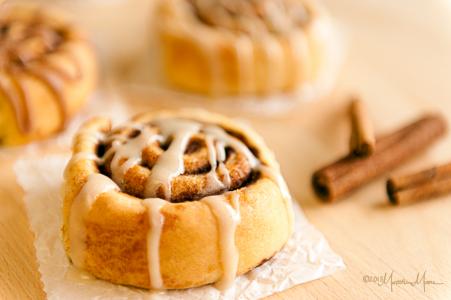 Vynikající skořicoví šneci z kynutého těsta
