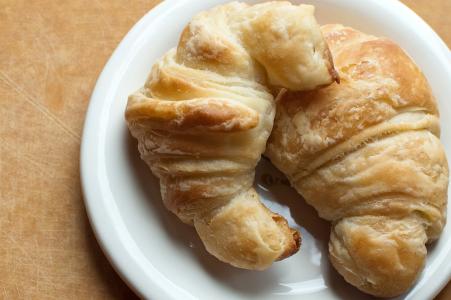 Francouzské croissanty s řeckým jogurtem