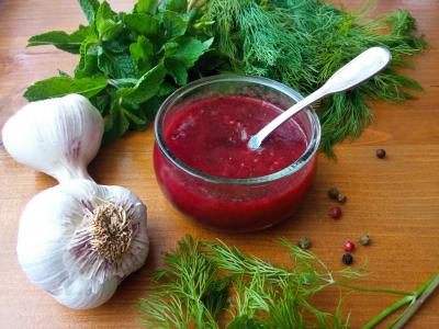 Tkemali - tradiční gruzínská omáčka ze švestek k masu i zelenině