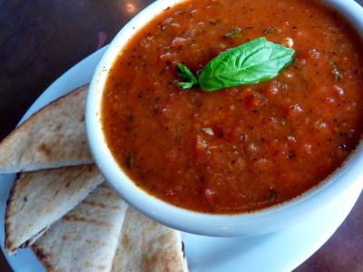 Indická rajčatová polévka