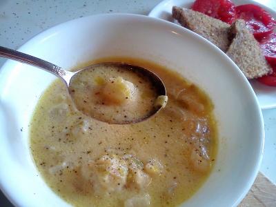 Bramborová polévka se smetanou