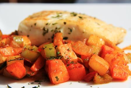 Dušená treska se zeleninou