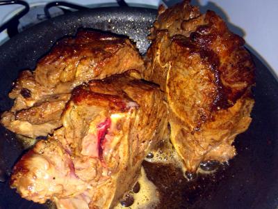 Hovězí krk s máslovou zeleninou