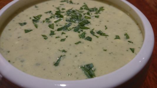 Krémová česneková polévka