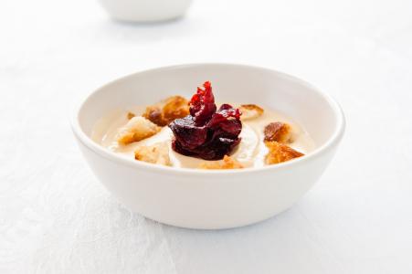 Krémová česneková polévka s bramborem