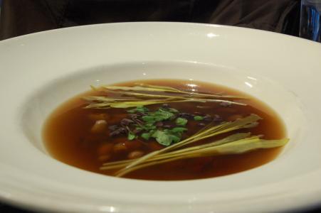 Kroupová polévka s uzeným