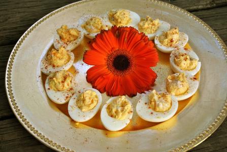 Plněná vejce lososem