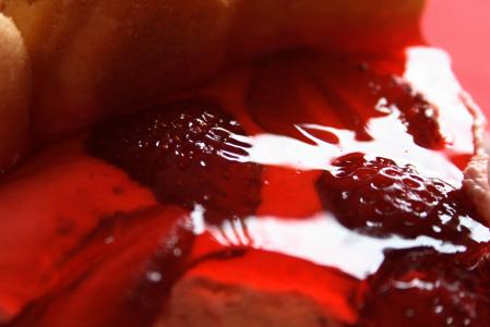 Pudinkové řezy s jahodovým želé