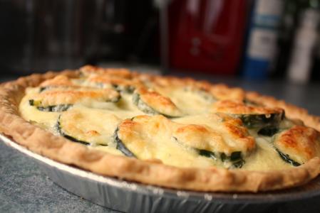 Slaný cuketový koláč s mozzarellou