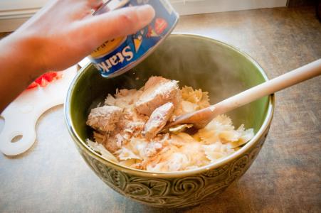 Těstoviny s tuňákem a smetanou