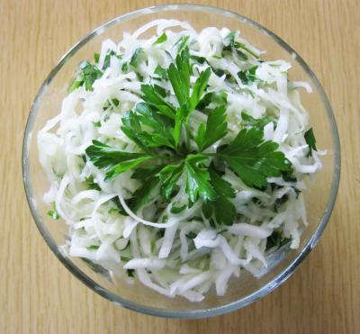 Zelný salát s jogurtem