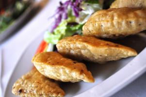 Amur v těstíčku z bylinek