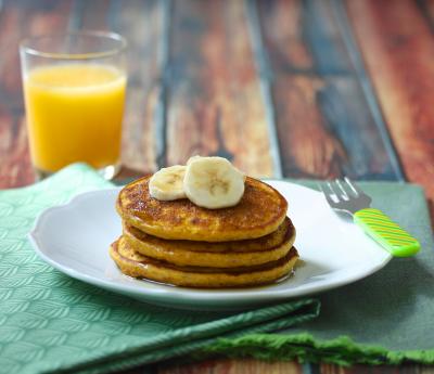Luxusní dýňové palačinky se šlehačkou a skořicí