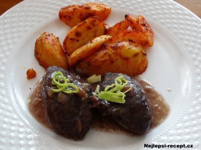 Luxusní vepřová líčka s pečenými bramborami