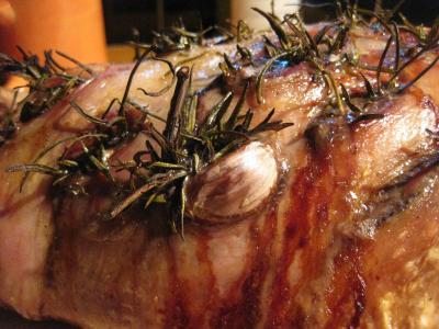 Jehněčí kýta s rozmarýnem