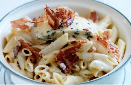 Penne s modrým sýrem a slaninou