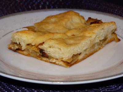 Křehký ruský piroh se zelím a vejci