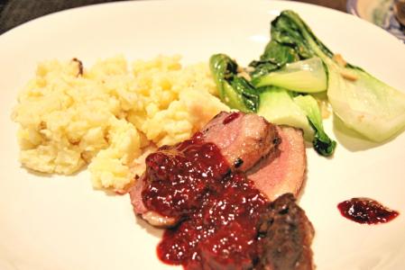 Kachní prsíčka s třešněmi