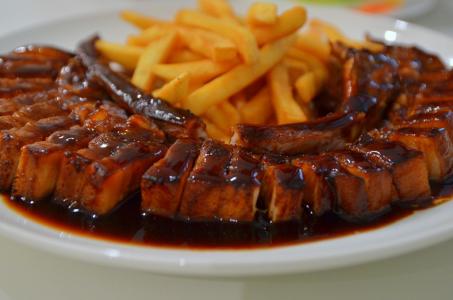 Vepřová žebírka ve sladkokyselé omáčce