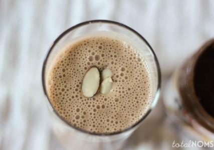 Banánové smoothie s čokoládou