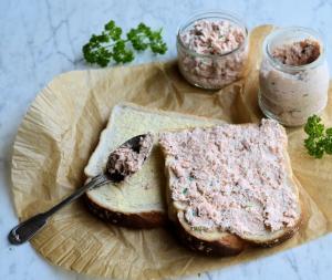 Krabí pomazánka s řeřichou